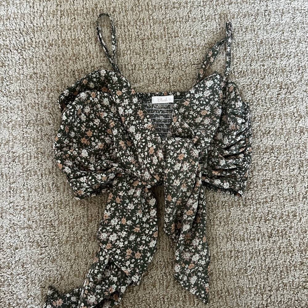 Blush Green Floral Blouse Crop